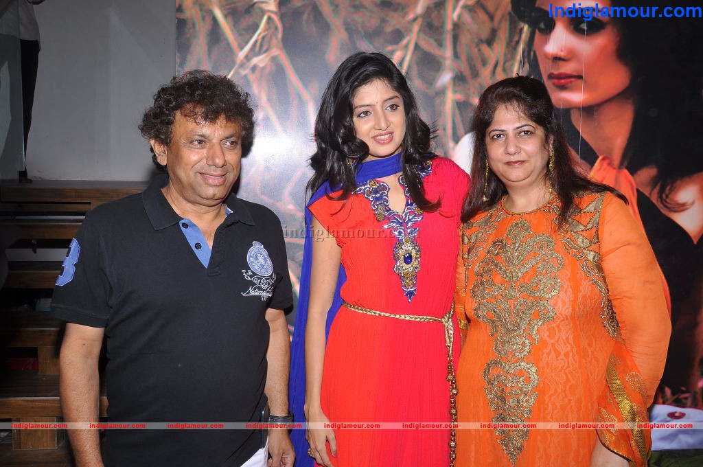 Poonam Kaur at F Studio Launch Event hd photo