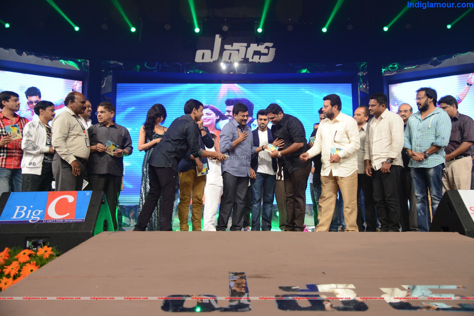 Yevadu Movie Audio Launch Event hd photo