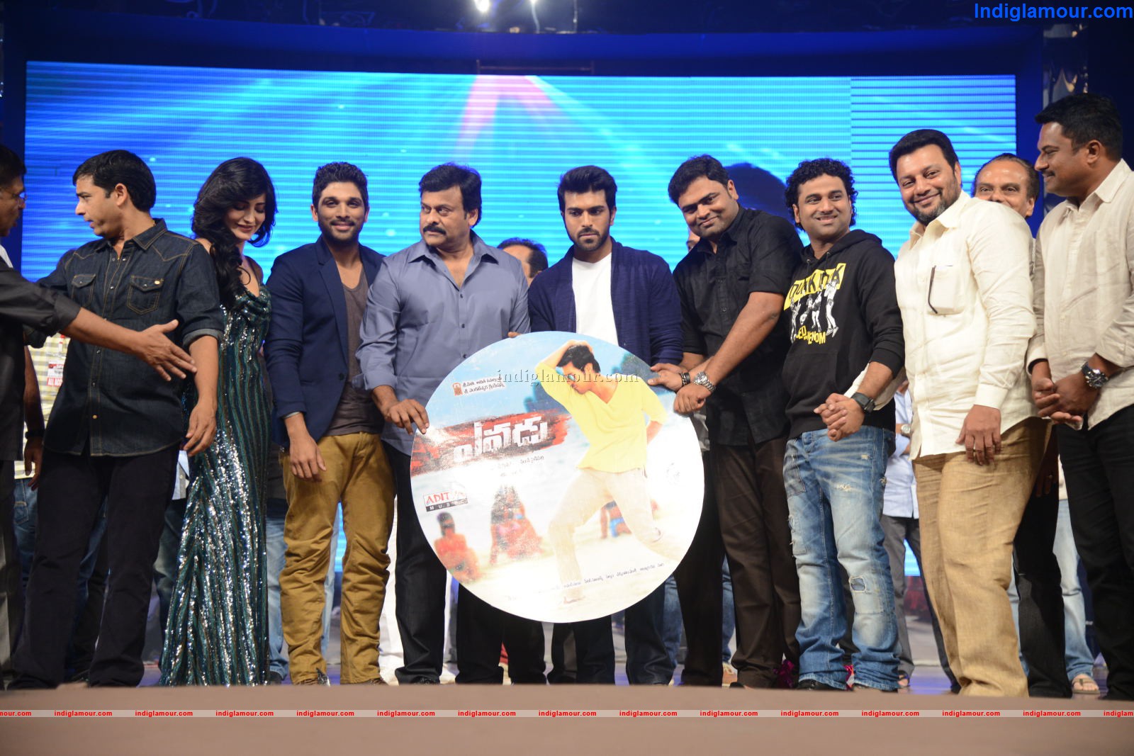 Yevadu Movie Audio Launch Event hd photo