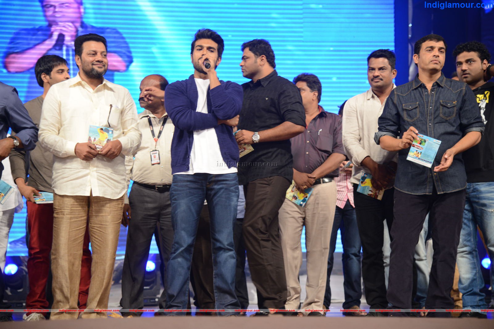 Yevadu Movie Audio Launch Event hd photo