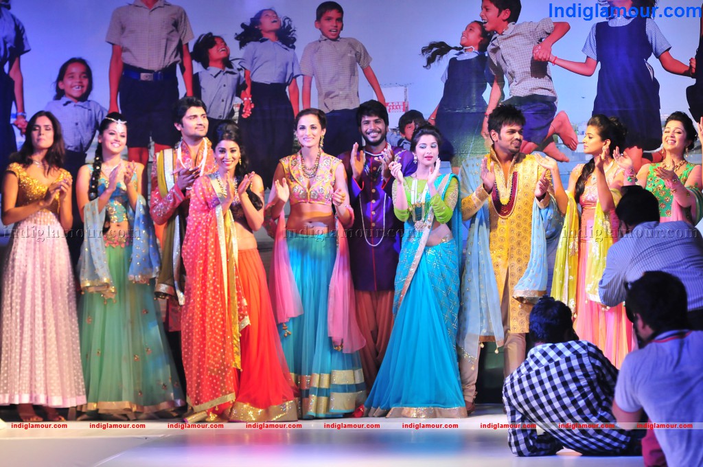 Celebs at Passionate Foundation Fashion Show Event hd photo
