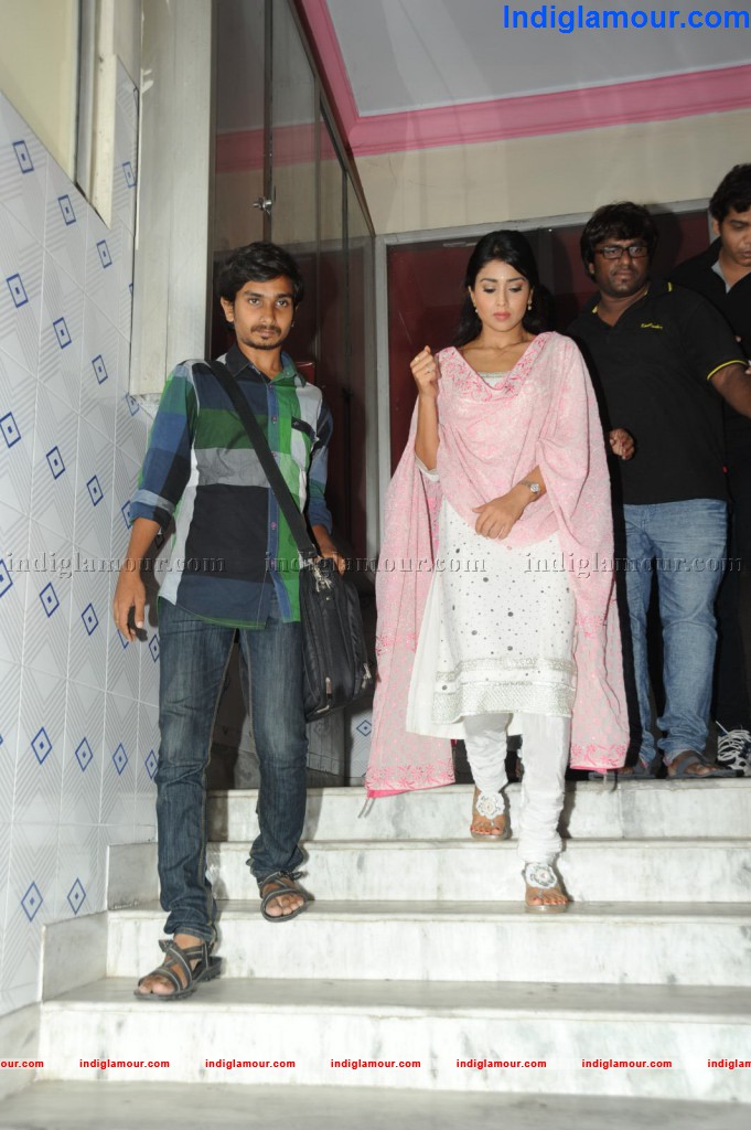 Pavithra Team Theatera Coverage Event hd photo