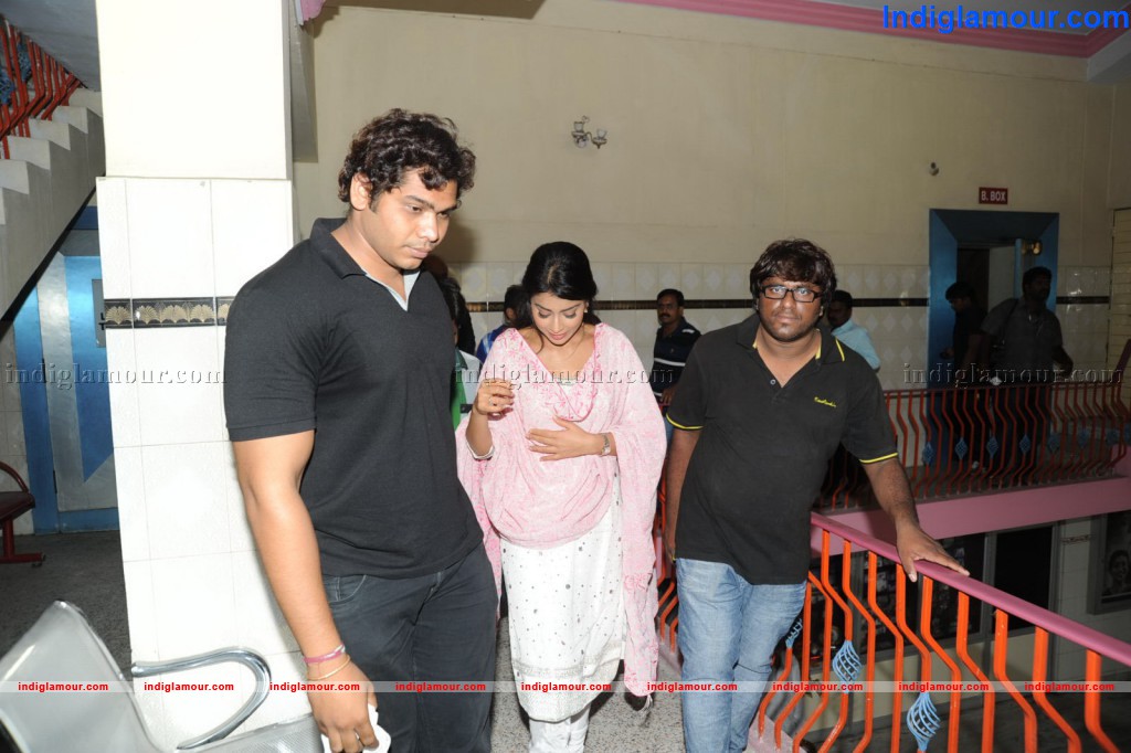 Pavithra Team Theatera Coverage Event hd photo