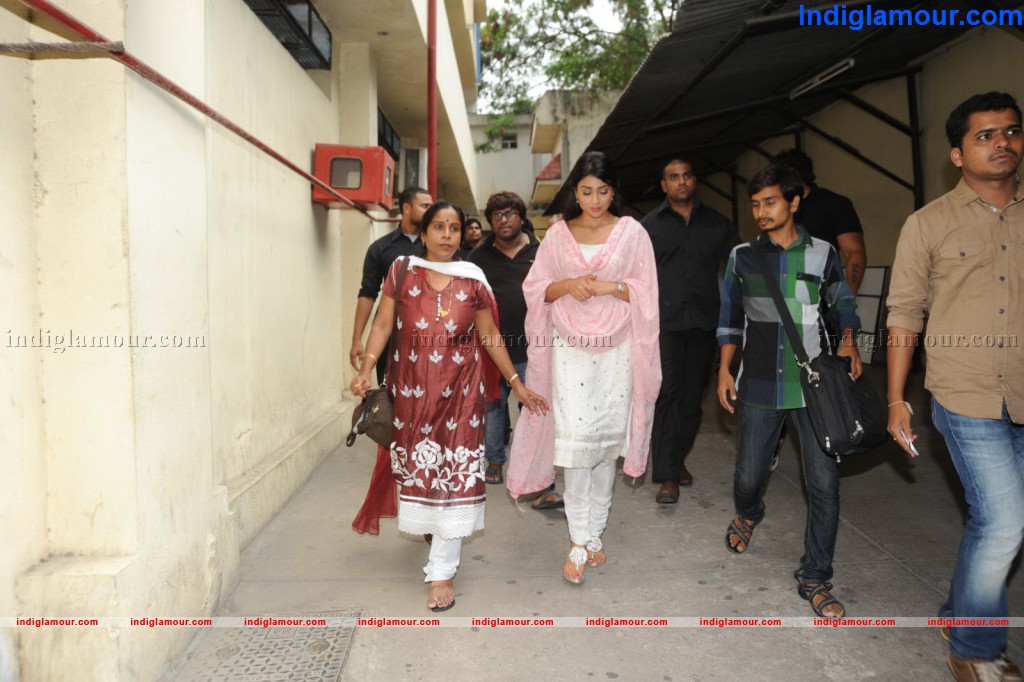 Pavithra Team Theatera Coverage Event hd photo