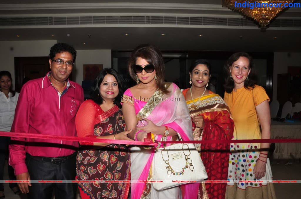 Shreedevi Chowdary Launches Akritti Elite Exhibition Event hd photo