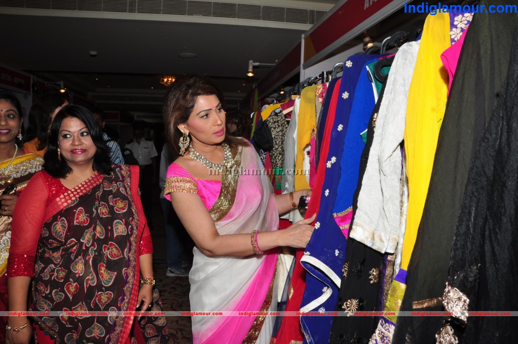 Shreedevi Chowdary Launches Akritti Elite Exhibition Event hd photo