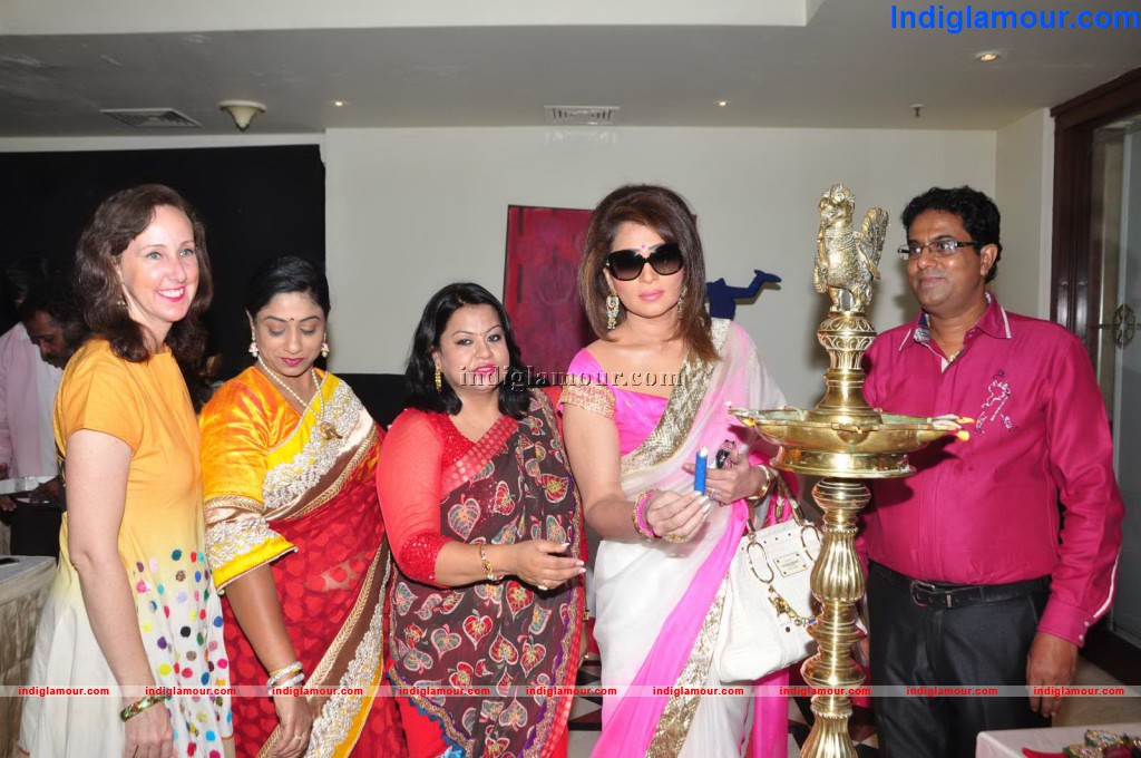 Shreedevi Chowdary Launches Akritti Elite Exhibition Event hd photo