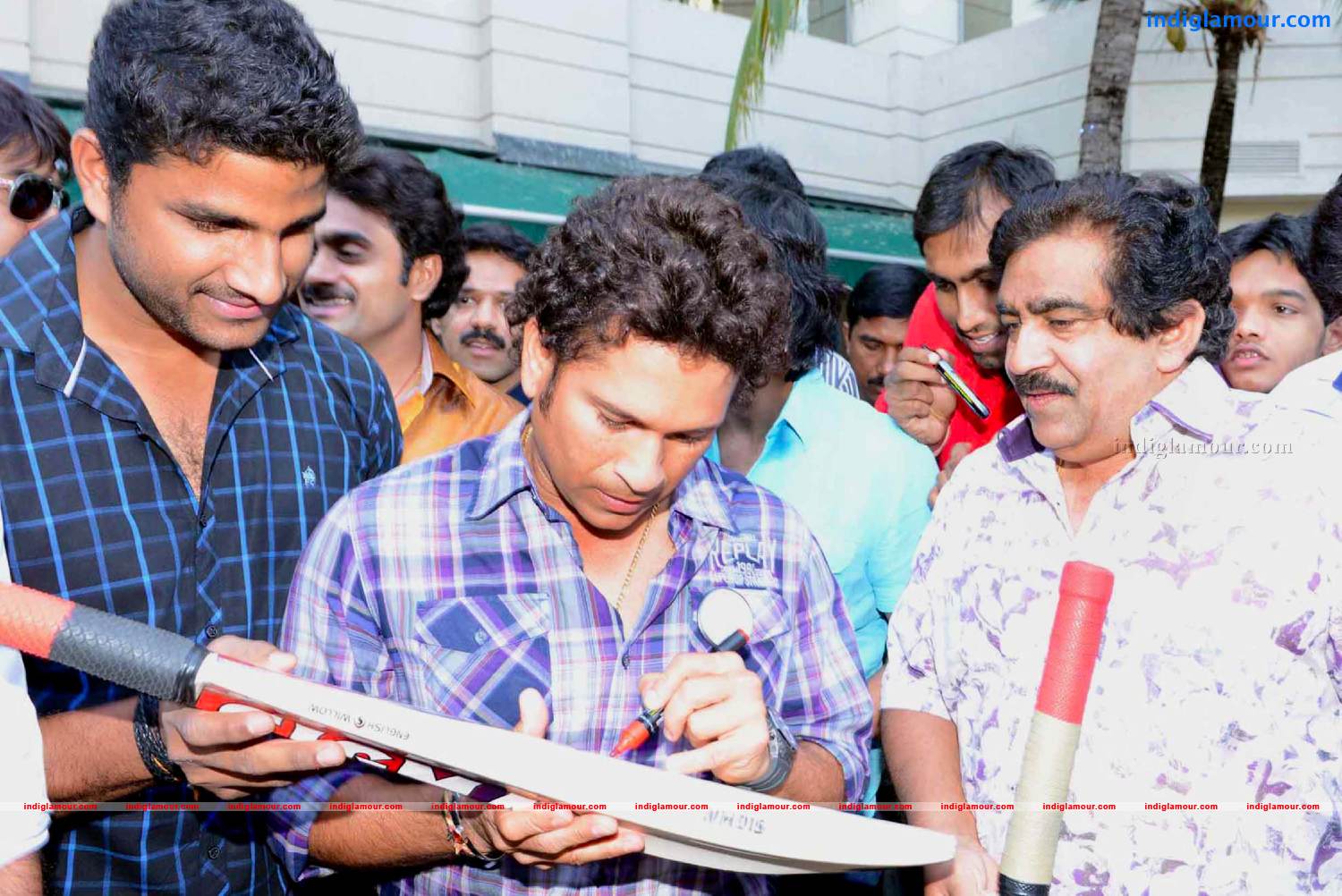 Telugu Warriors Team meet Mr.Sachin And Mr Laxman at ITC Kakatiya Event hd photo