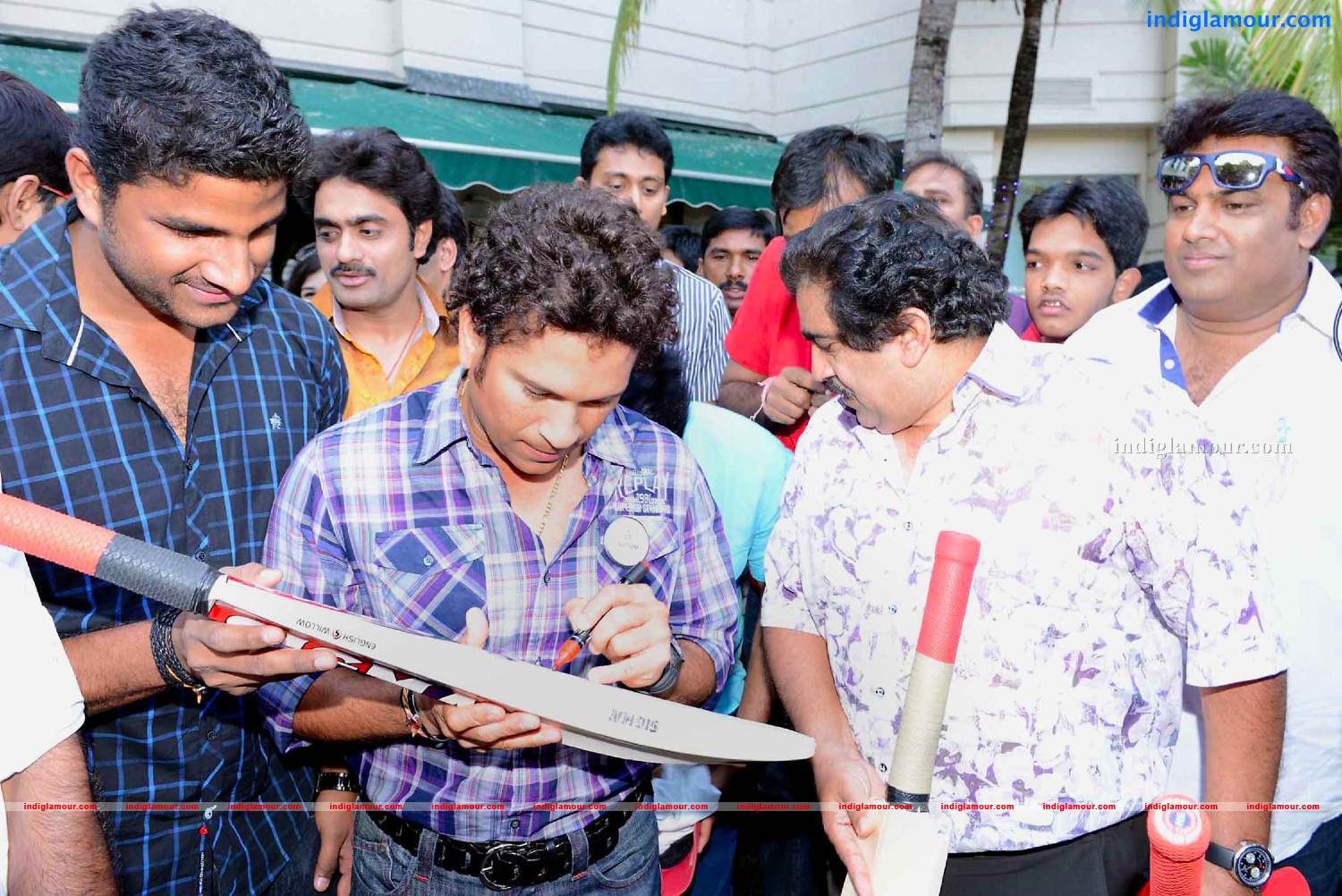 Telugu Warriors Team meet Mr.Sachin And Mr Laxman at ITC Kakatiya Event hd photo