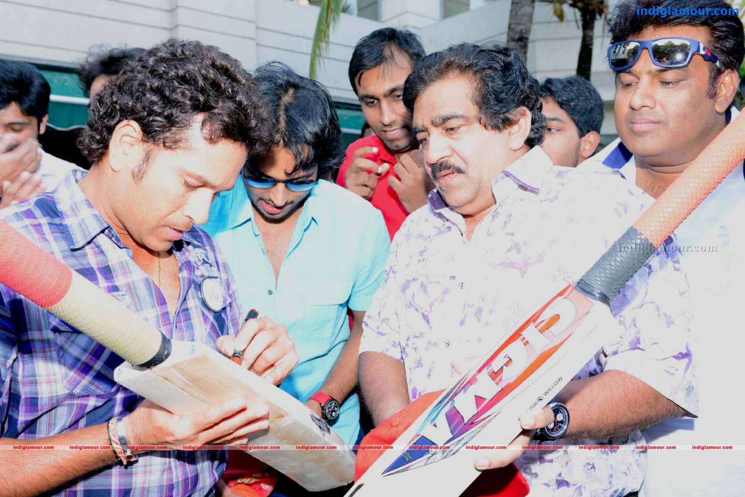 Telugu Warriors Team meet Mr.Sachin And Mr Laxman at ITC Kakatiya Event hd photo