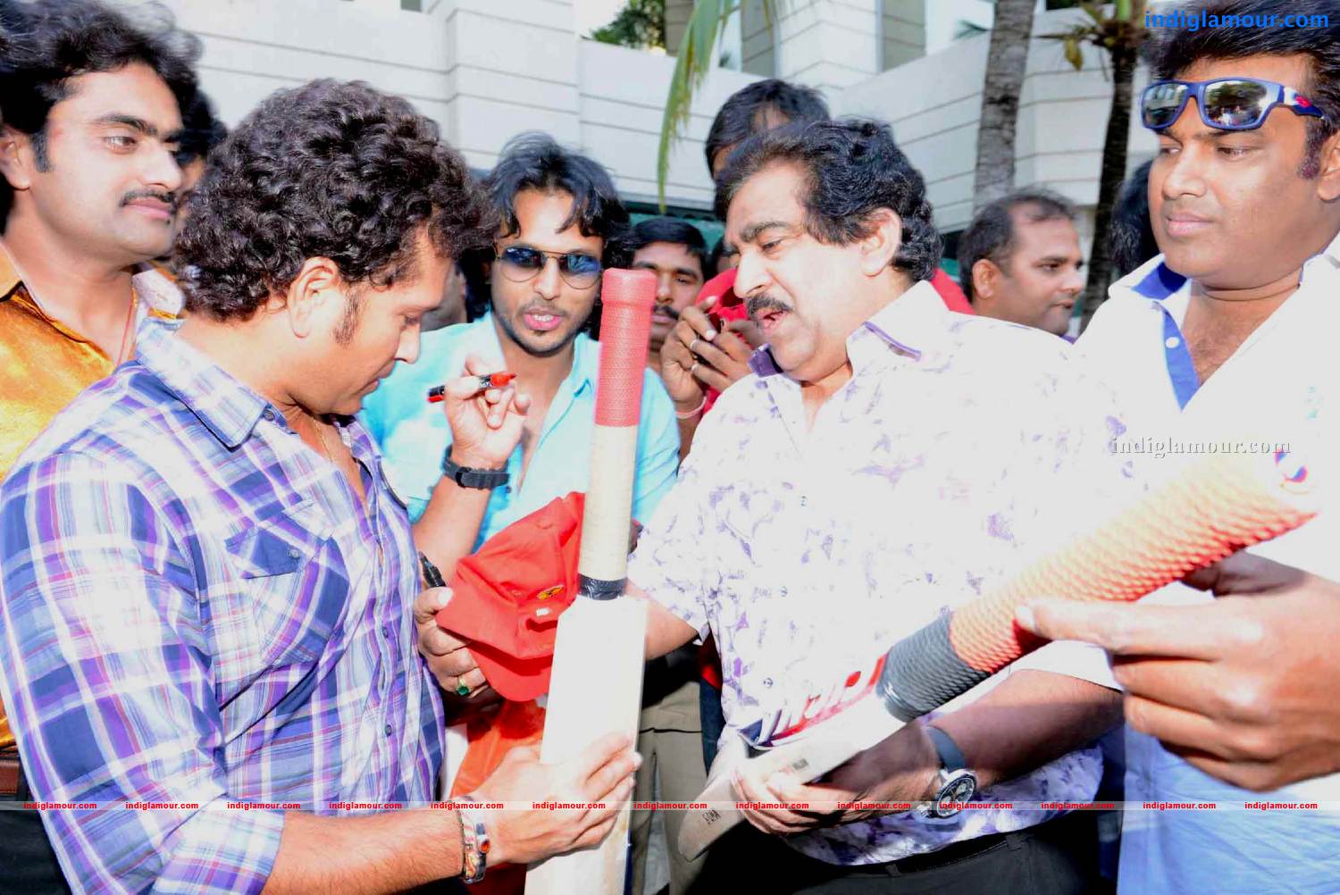 Telugu Warriors Team meet Mr.Sachin And Mr Laxman at ITC Kakatiya Event hd photo