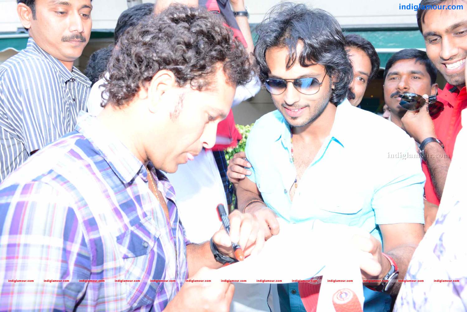 Telugu Warriors Team meet Mr.Sachin And Mr Laxman at ITC Kakatiya Event hd photo