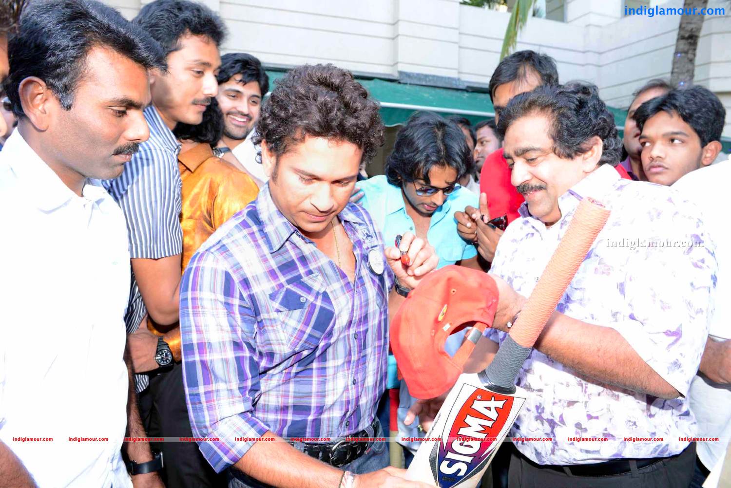 Telugu Warriors Team meet Mr.Sachin And Mr Laxman at ITC Kakatiya Event hd photo