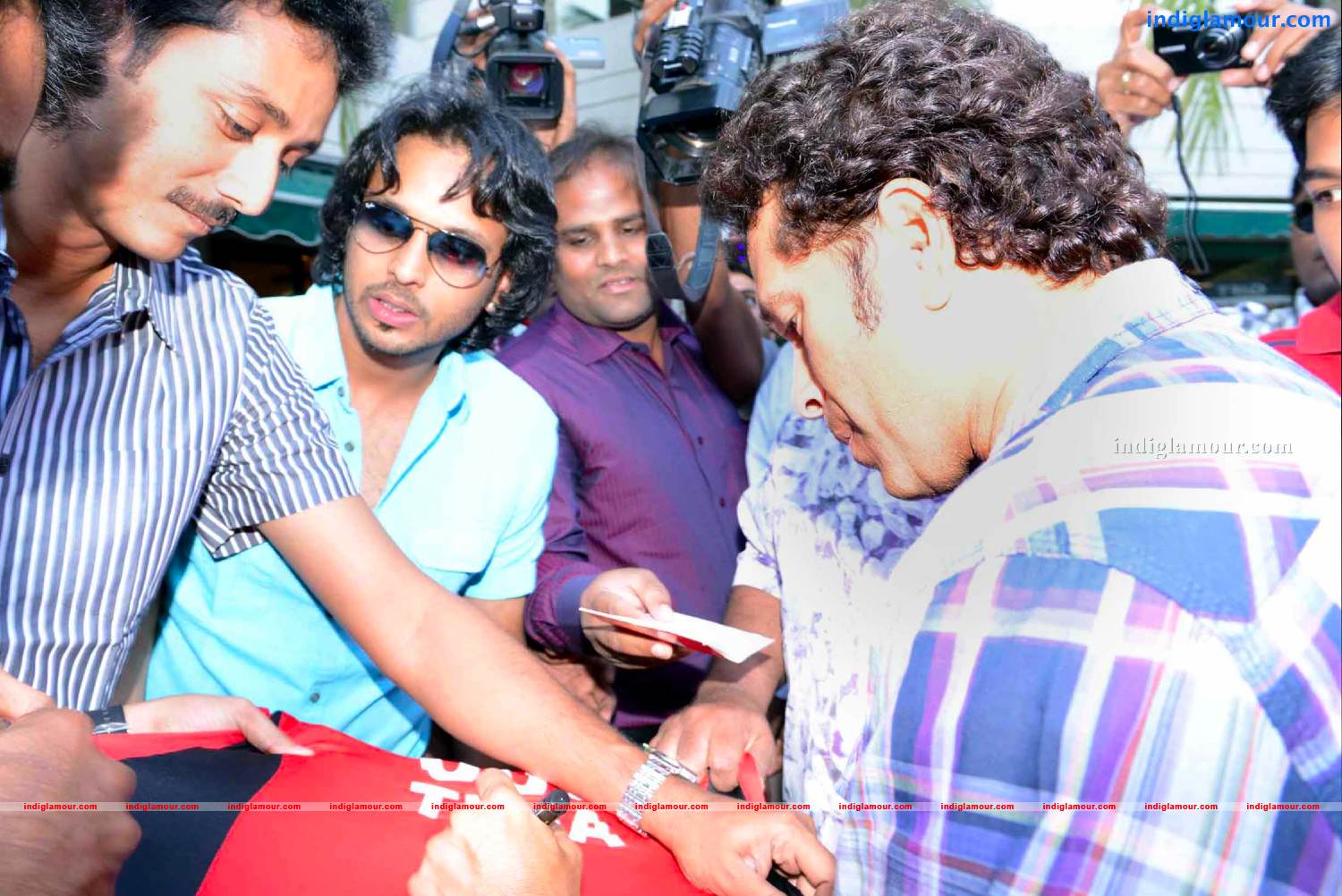 Telugu Warriors Team meet Mr.Sachin And Mr Laxman at ITC Kakatiya Event hd photo