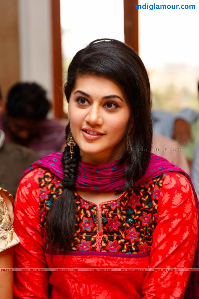 Gundello Godari Movie Success Meet Event hd photo