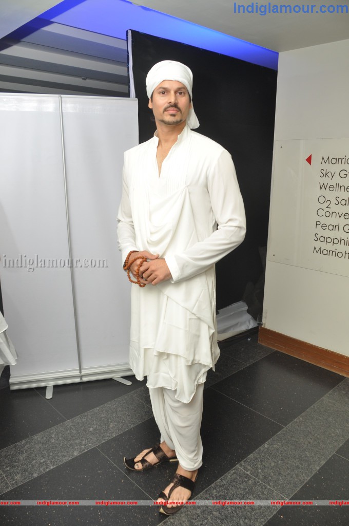 Celebs at Muse Art Gallery Event hd photo