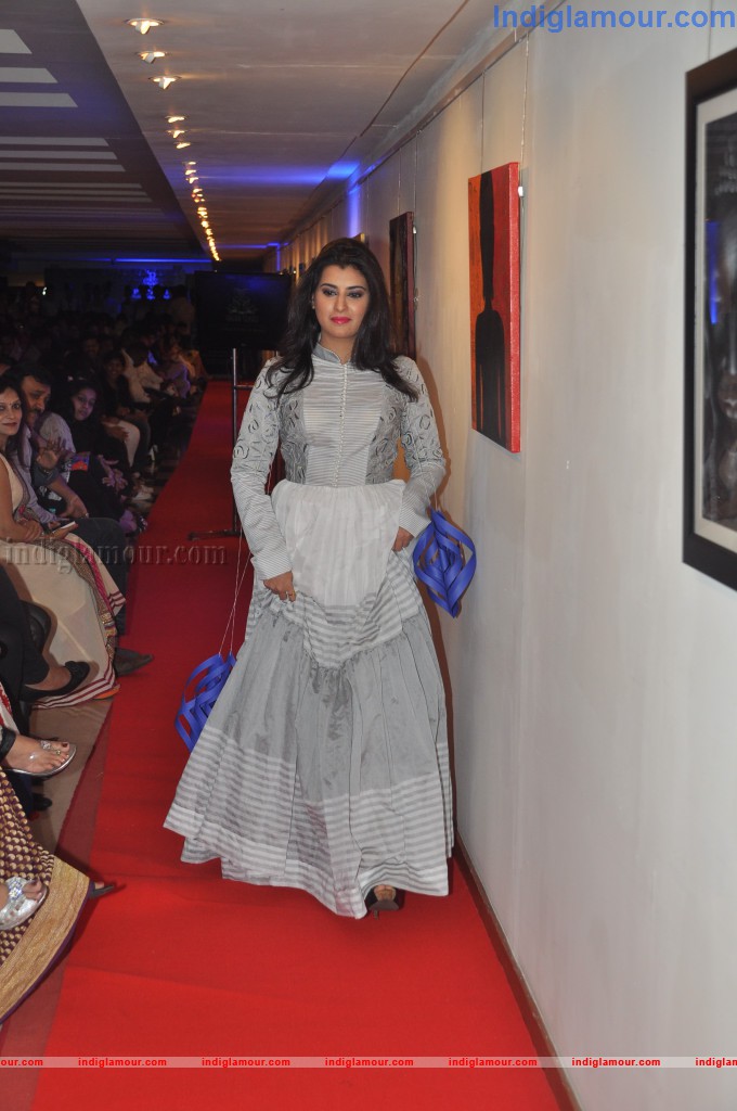 Celebs at Muse Art Gallery Event hd photo