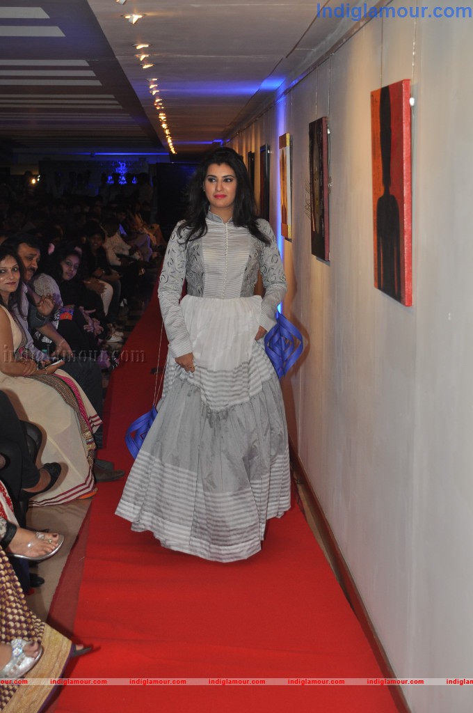Celebs at Muse Art Gallery Event hd photo