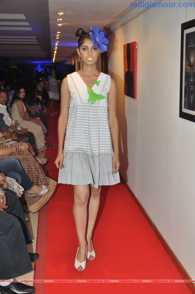 Celebs at Muse Art Gallery Event hd photo