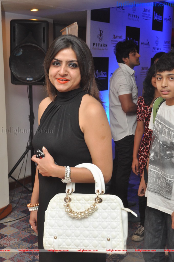 Celebs at Muse Art Gallery Event hd photo