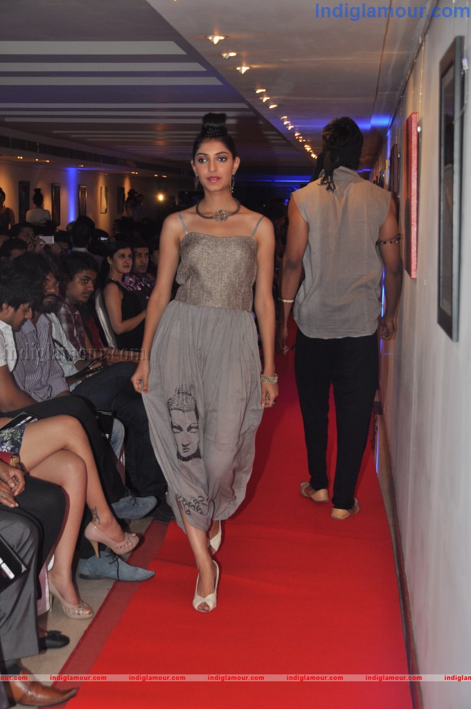 Celebs at Muse Art Gallery Event hd photo