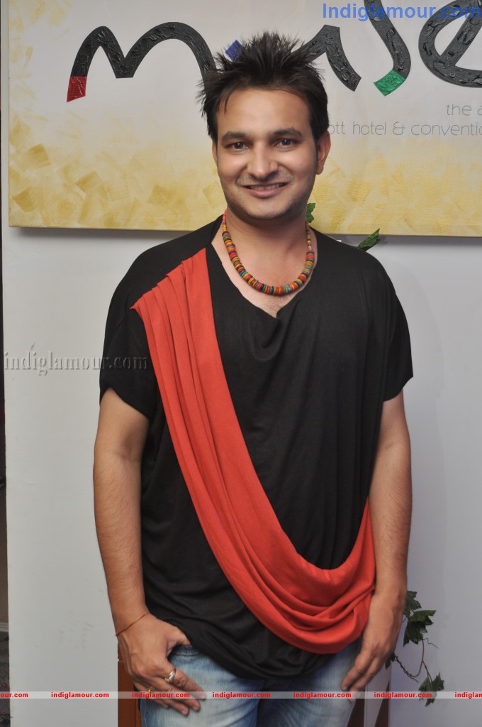 Celebs at Muse Art Gallery Event hd photo