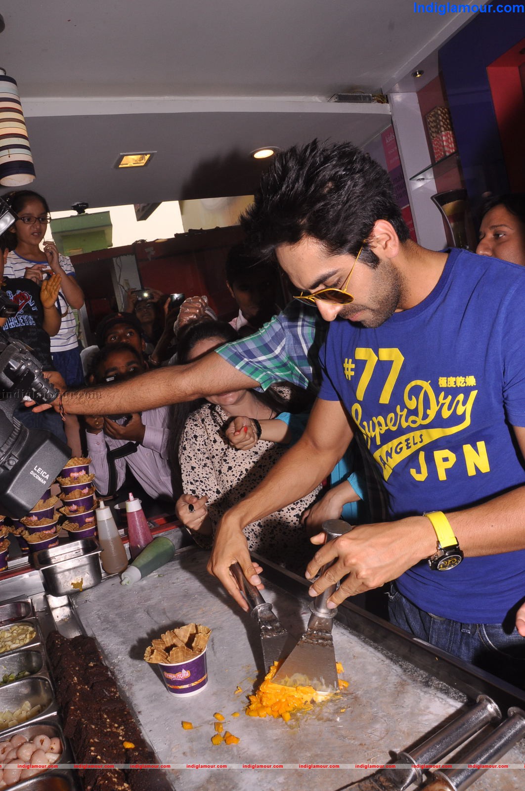 Ayushman Khuraana Launches Season Flavours at Cream Stone,Himayath Nagar Event hd photo