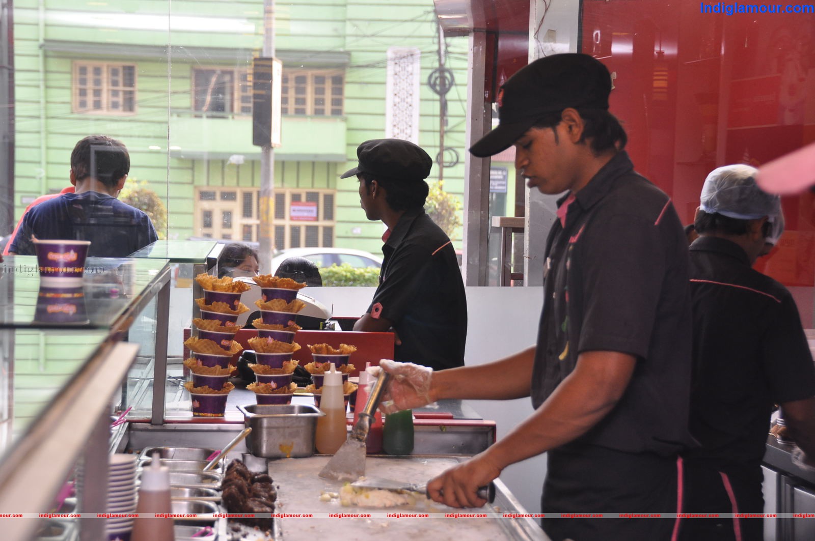 Ayushman Khuraana Launches Season Flavours at Cream Stone,Himayath Nagar Event hd photo