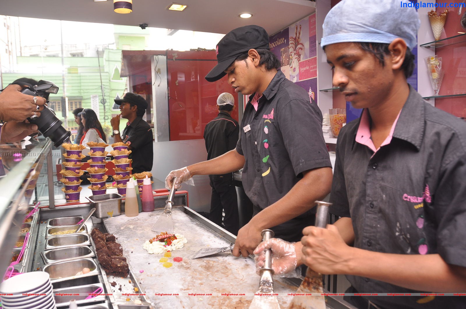 Ayushman Khuraana Launches Season Flavours at Cream Stone,Himayath Nagar Event hd photo