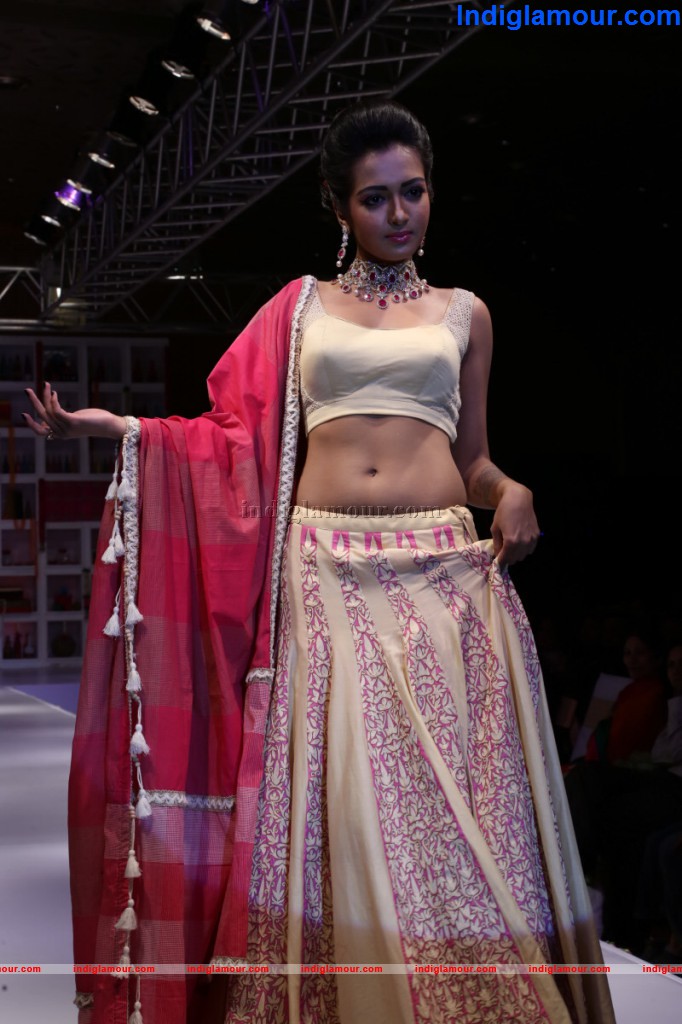 Celebs at An Ode Fashion Show Event hd photo