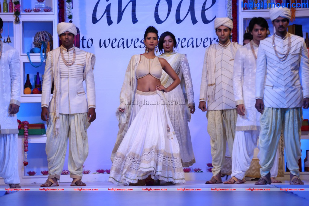 Celebs at An Ode Fashion Show Event hd photo