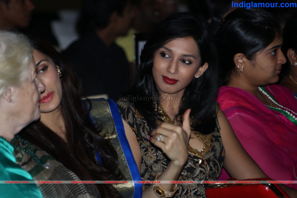 Celebs at An Ode Fashion Show Event hd photo