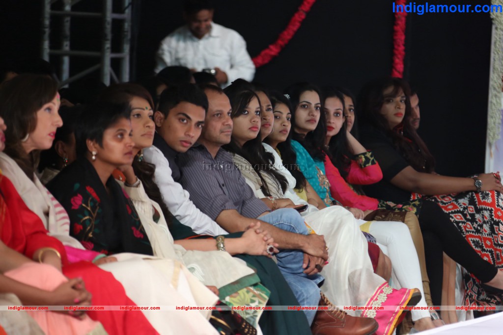 Celebs at An Ode Fashion Show Event hd photo