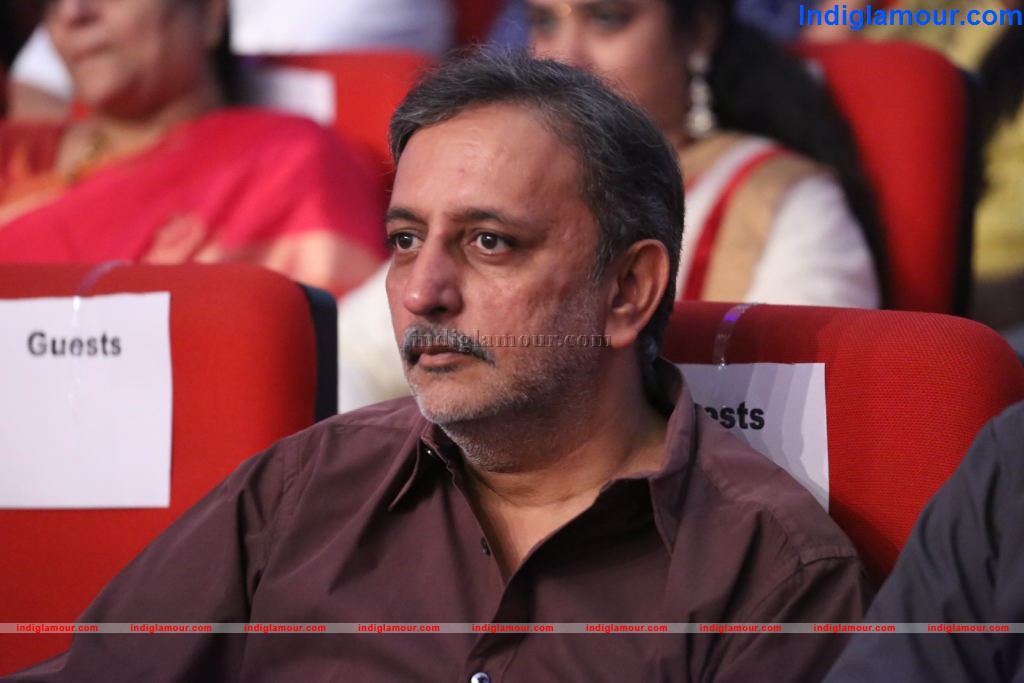 Iddarammayilatho Audio Launch Event hd photo