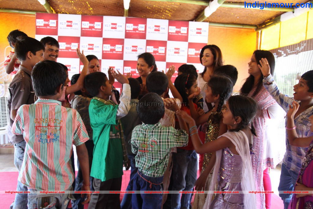 92.7 Big FM Mothers Day Celebration Event hd photo