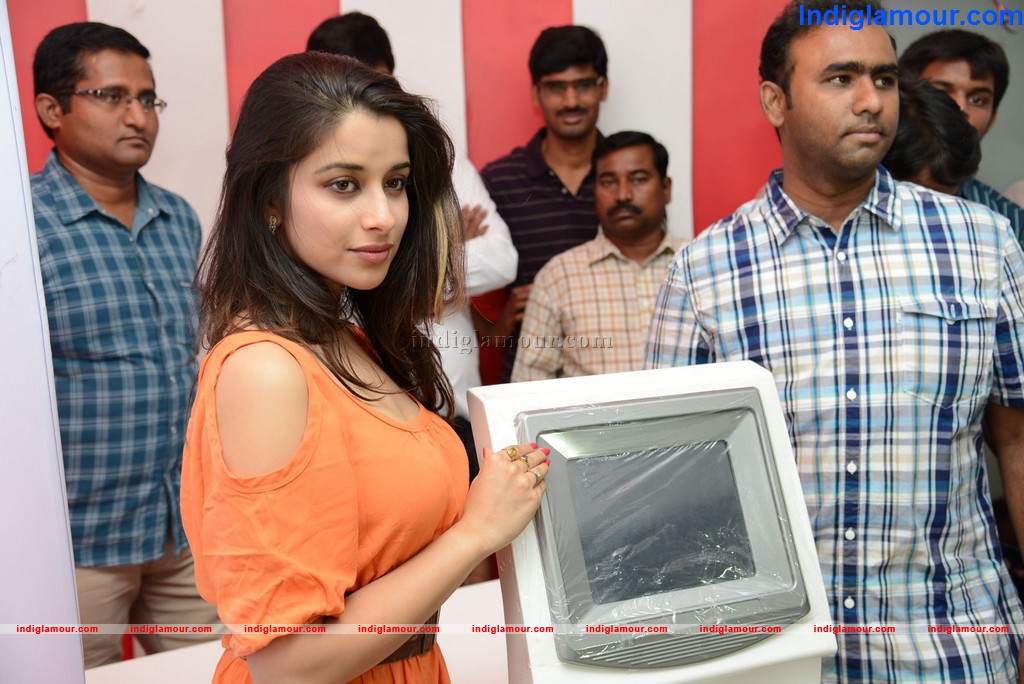 Madhurima Launches Healthy Curves Event hd photo