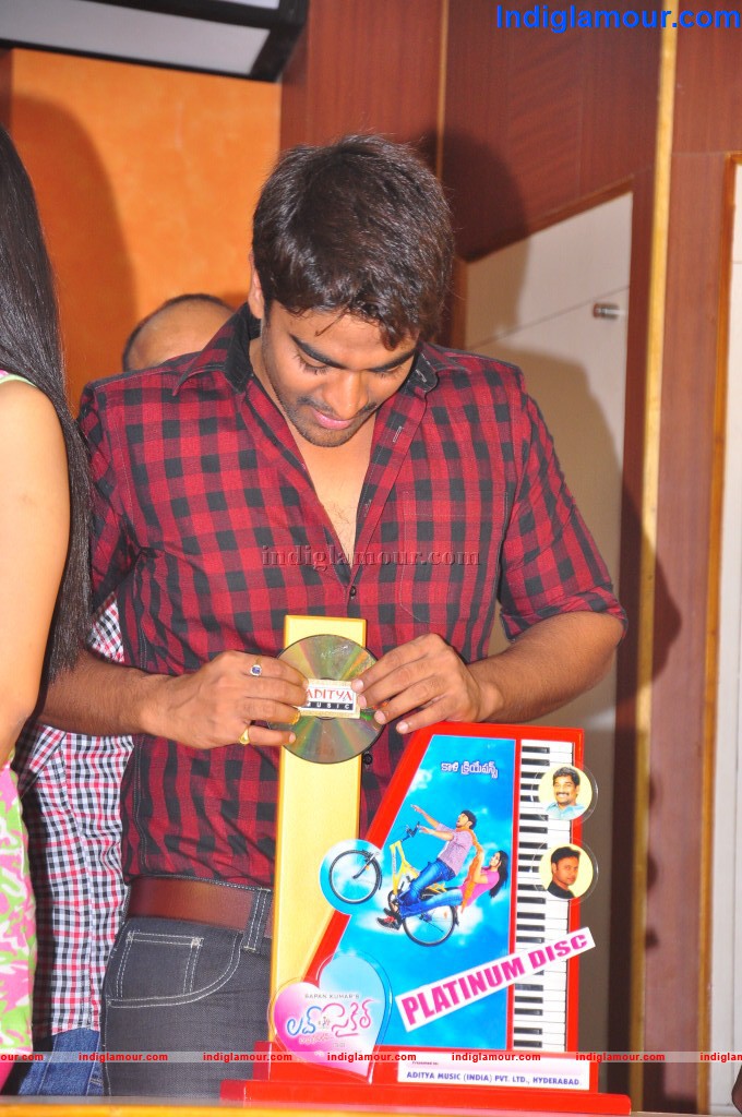 Love Cycle Platinum Disc Function Event hd photo