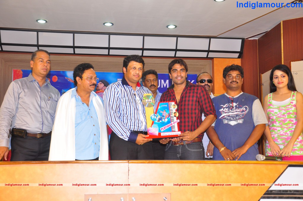 Love Cycle Platinum Disc Function Event hd photo