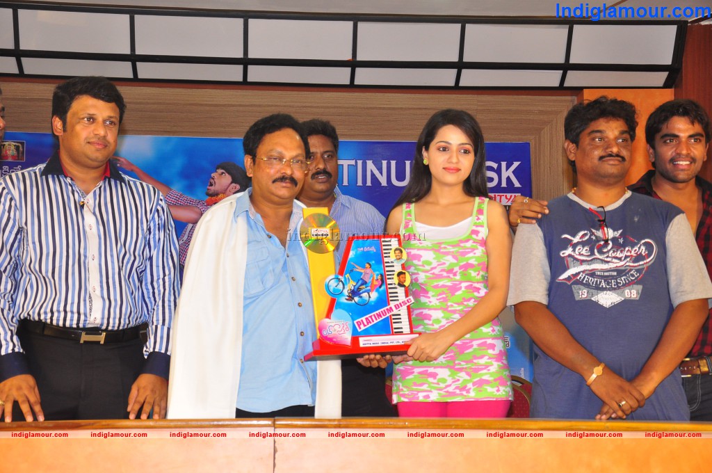 Love Cycle Platinum Disc Function Event hd photo