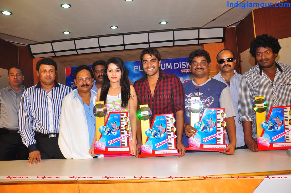Love Cycle Platinum Disc Function Event hd photo