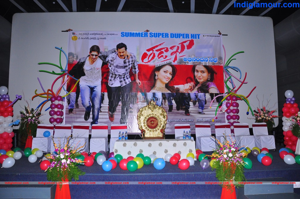 Tadakha Abinandana Sabha Event hd photo