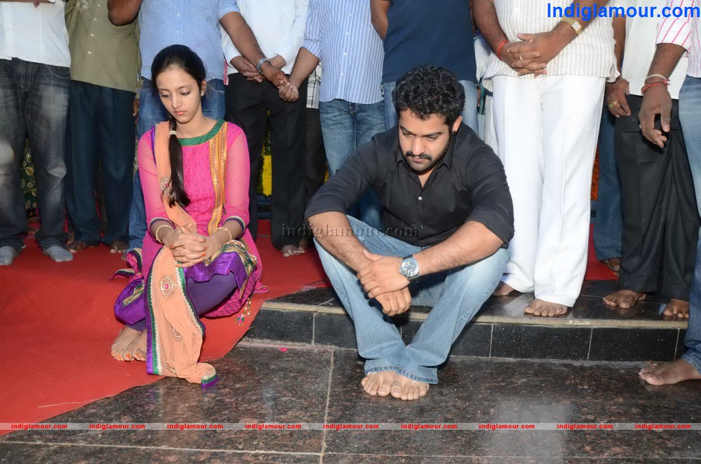 Nandamuri Family at NTR Ghat Event hd photo