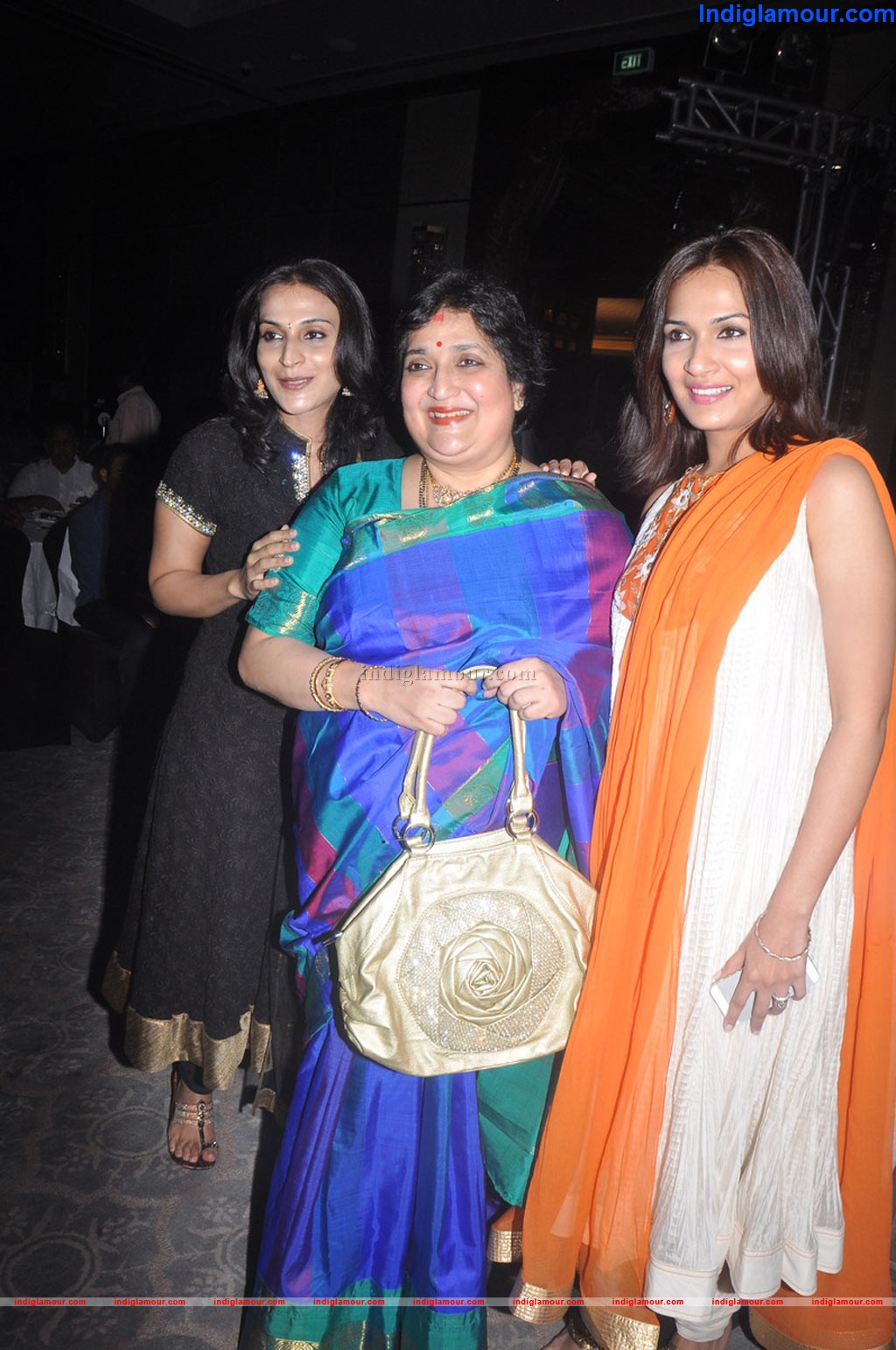 I Am For India by Latha Rajinikanth Event hd photo