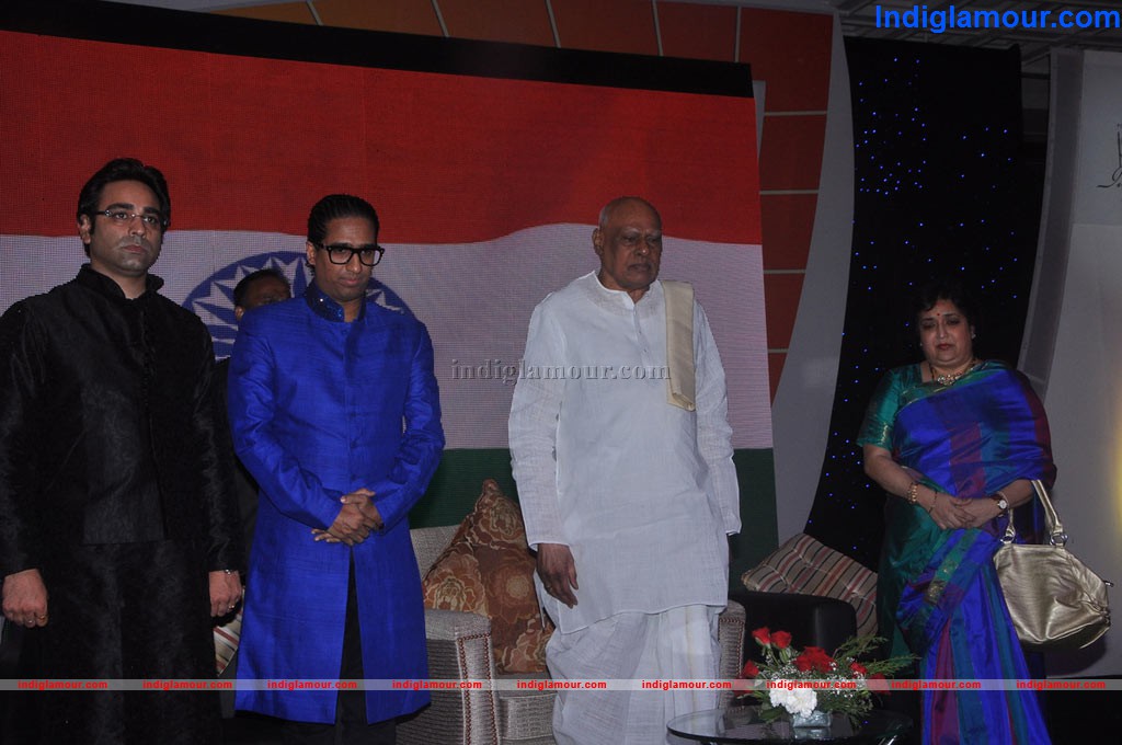 I Am For India by Latha Rajinikanth Event hd photo