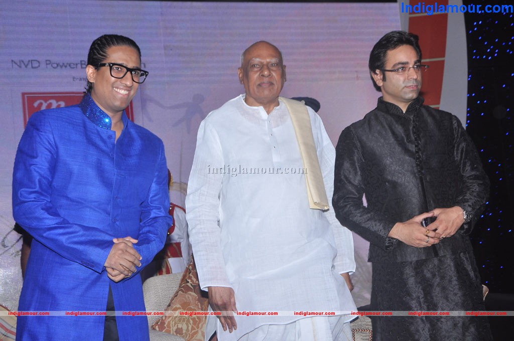 I Am For India by Latha Rajinikanth Event hd photo