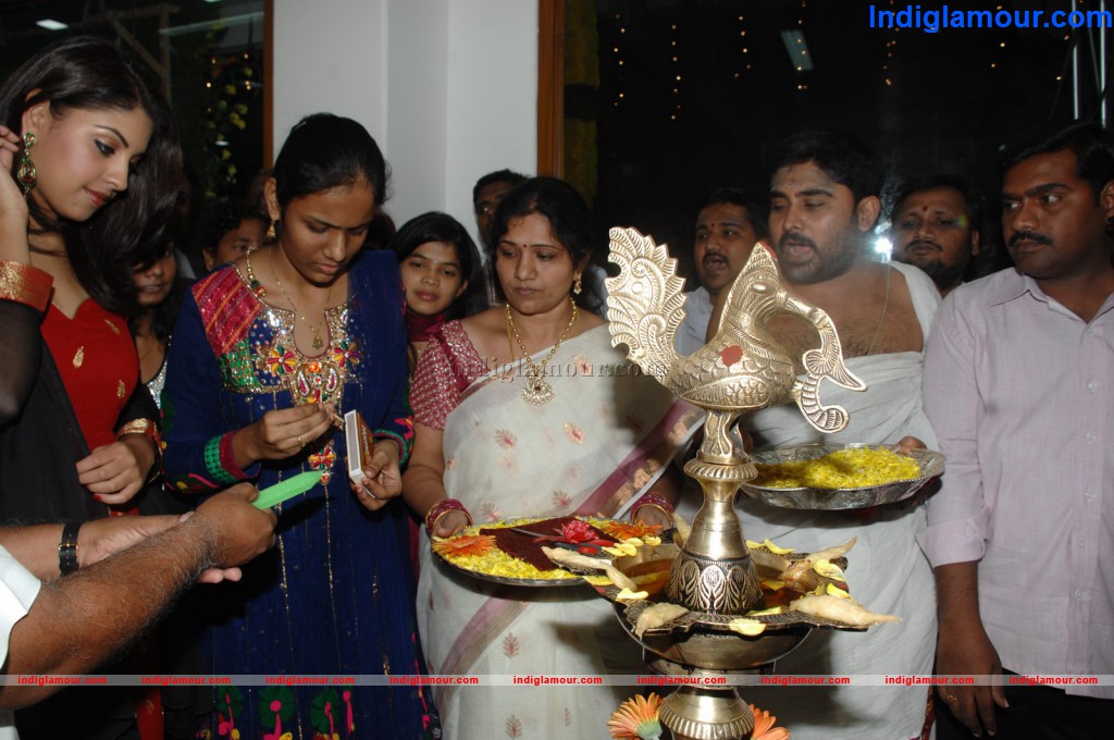 Richa Gangopadhyay Launches Aakruti Lab Event hd photo