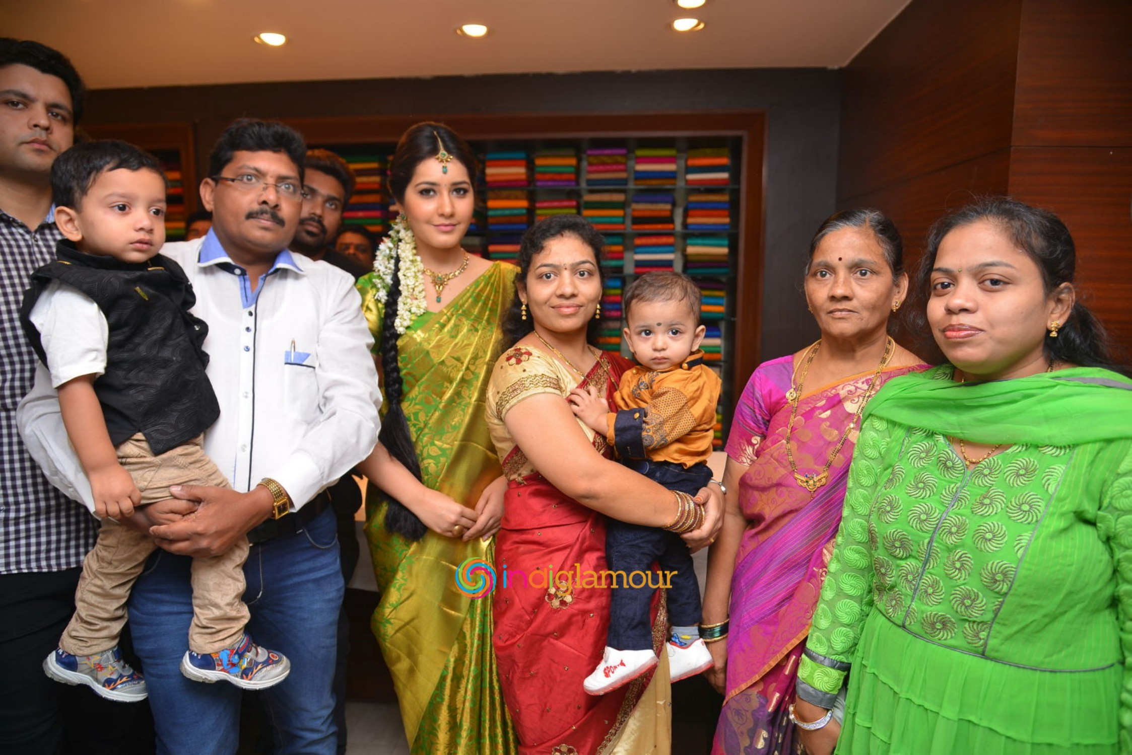 Rashi Khanna Launches Kanchipuram Kamakshi Silks Event hd photo