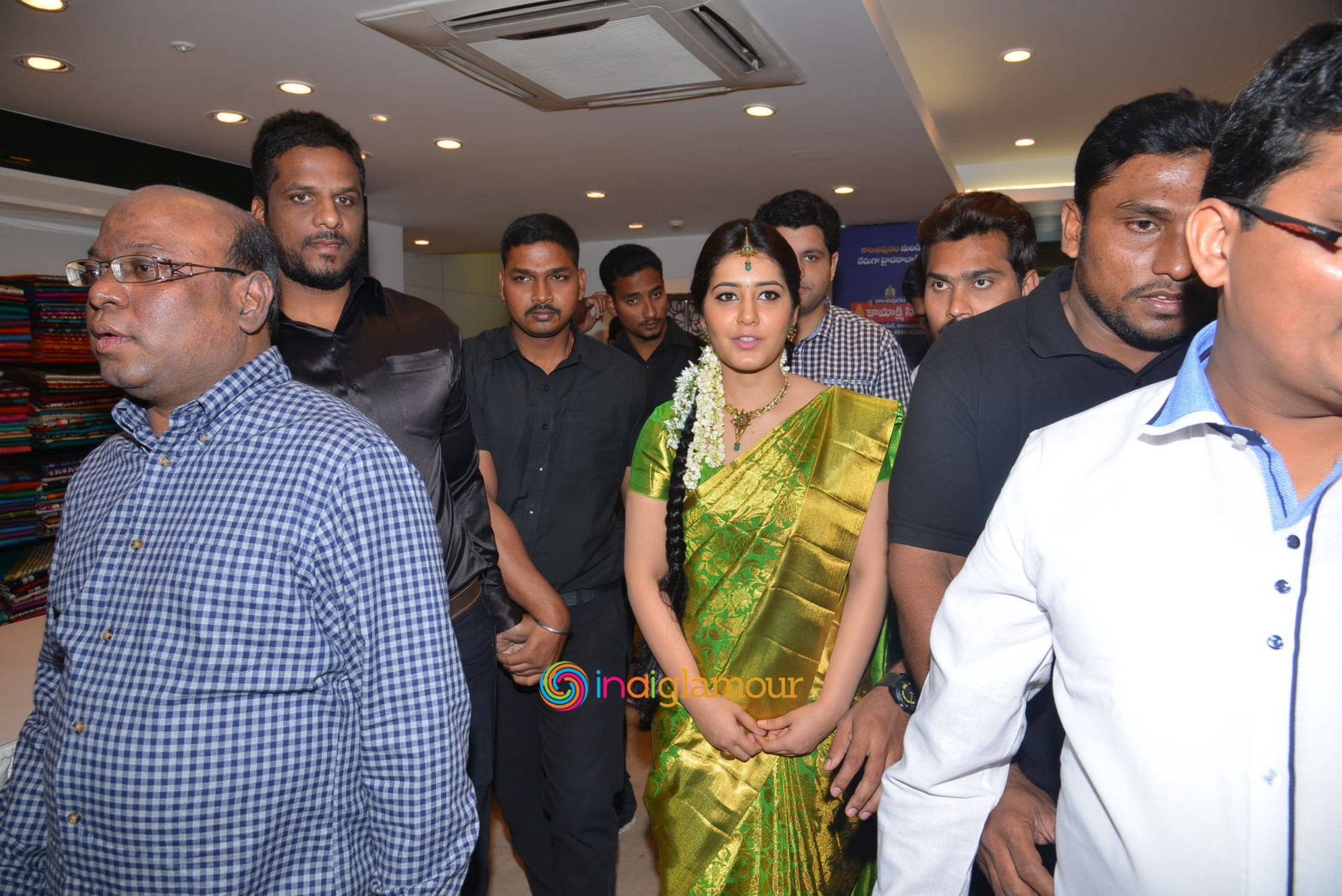 Rashi Khanna Launches Kanchipuram Kamakshi Silks Event hd photo