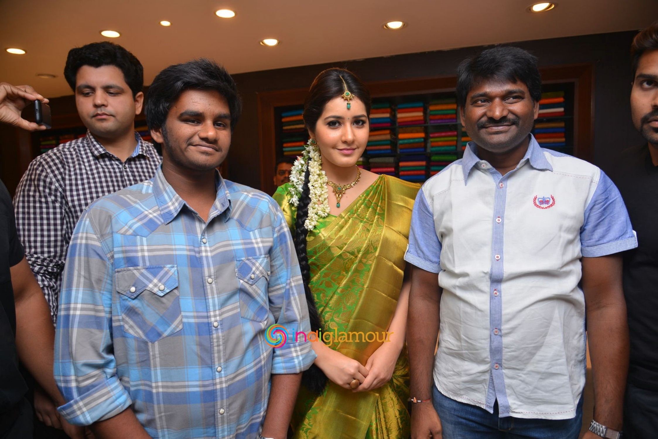 Rashi Khanna Launches Kanchipuram Kamakshi Silks Event hd photo
