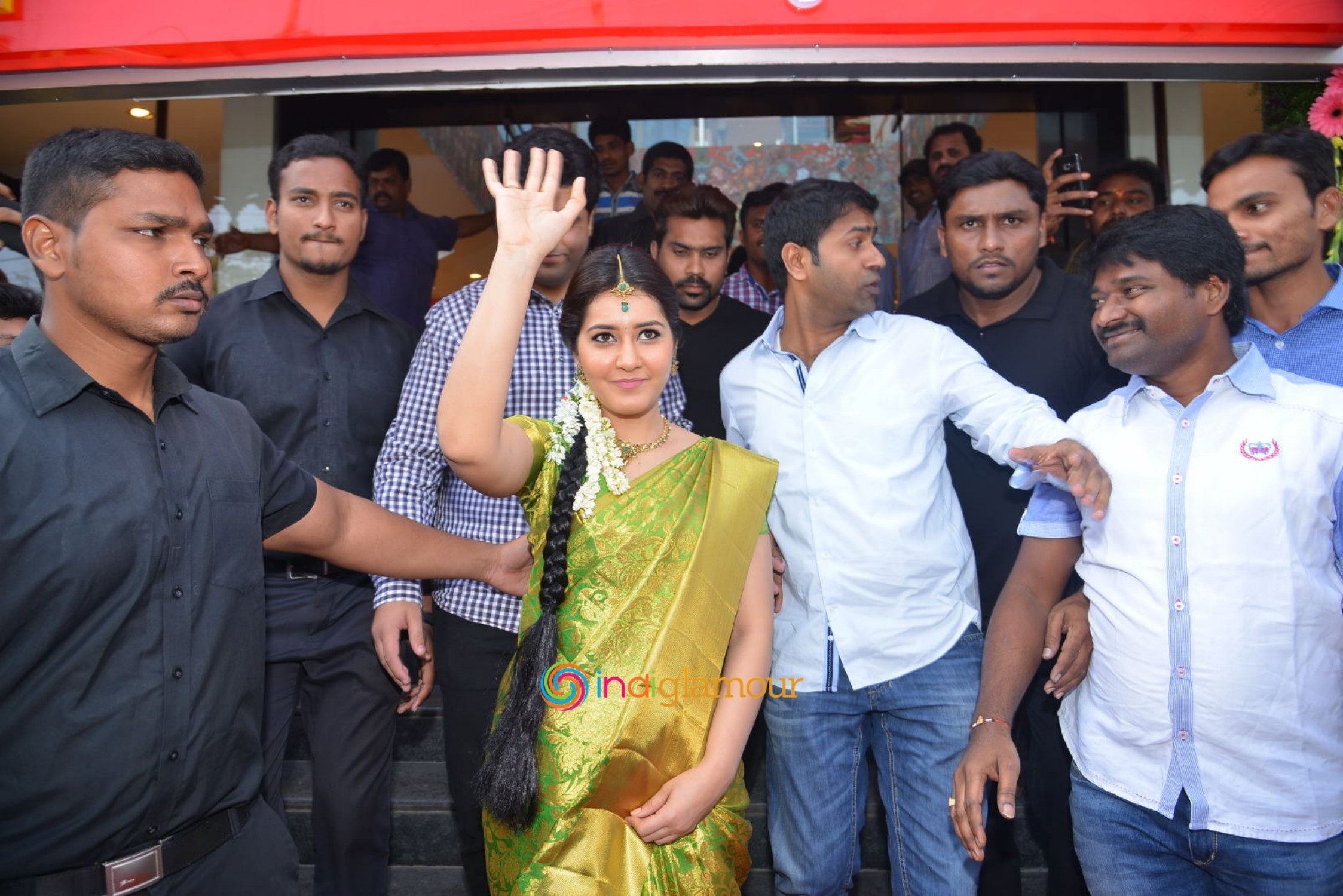 Rashi Khanna Launches Kanchipuram Kamakshi Silks Event hd photo
